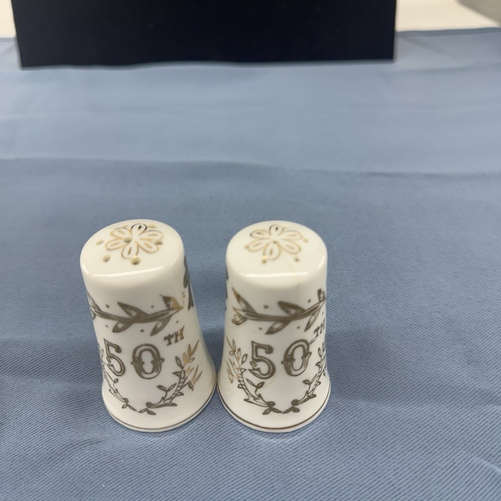 LEFTON Salt and Pepper Shakers White And Gold VTG 1950s